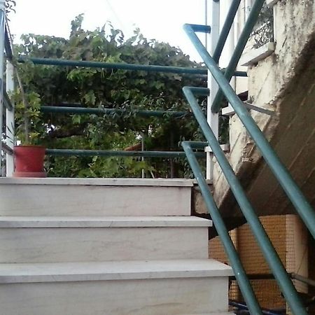 Cozy House 3 Apartment Vrachati Ngoại thất bức ảnh