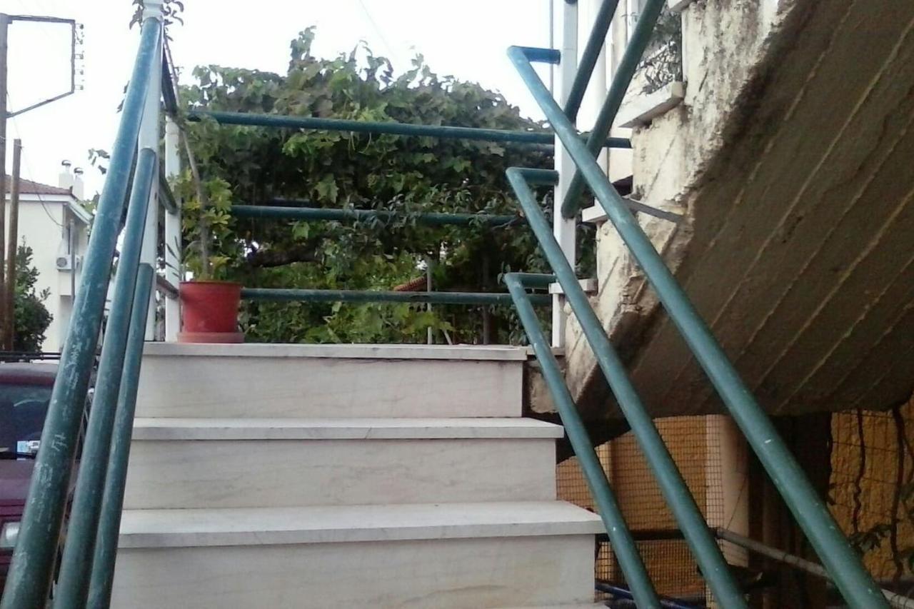 Cozy House 3 Apartment Vrachati Ngoại thất bức ảnh