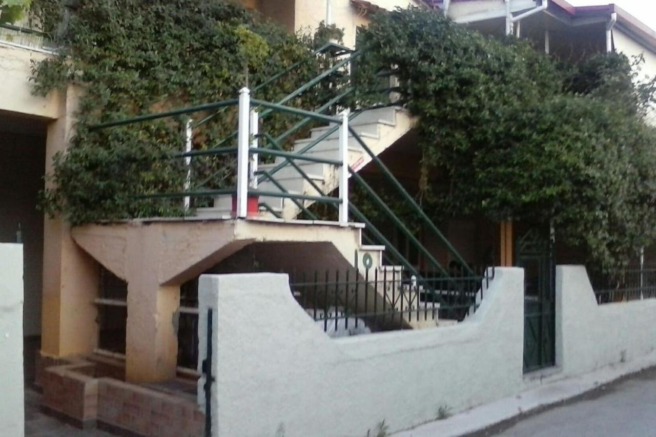 Cozy House 3 Apartment Vrachati Ngoại thất bức ảnh