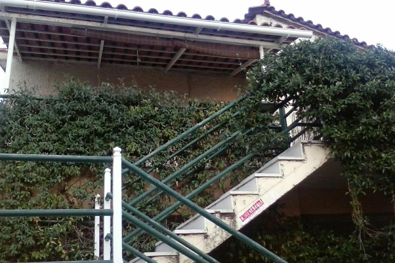 Cozy House 3 Apartment Vrachati Ngoại thất bức ảnh