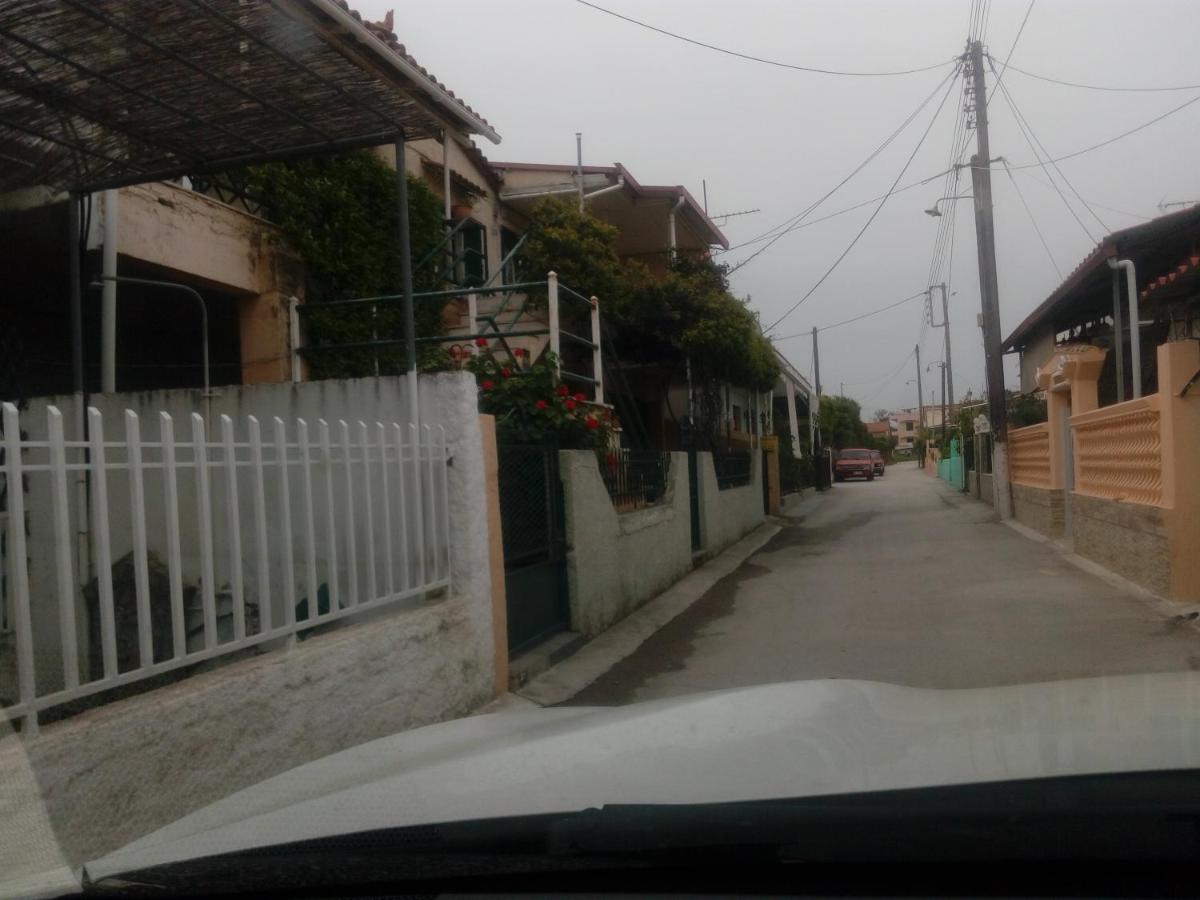 Cozy House 3 Apartment Vrachati Ngoại thất bức ảnh